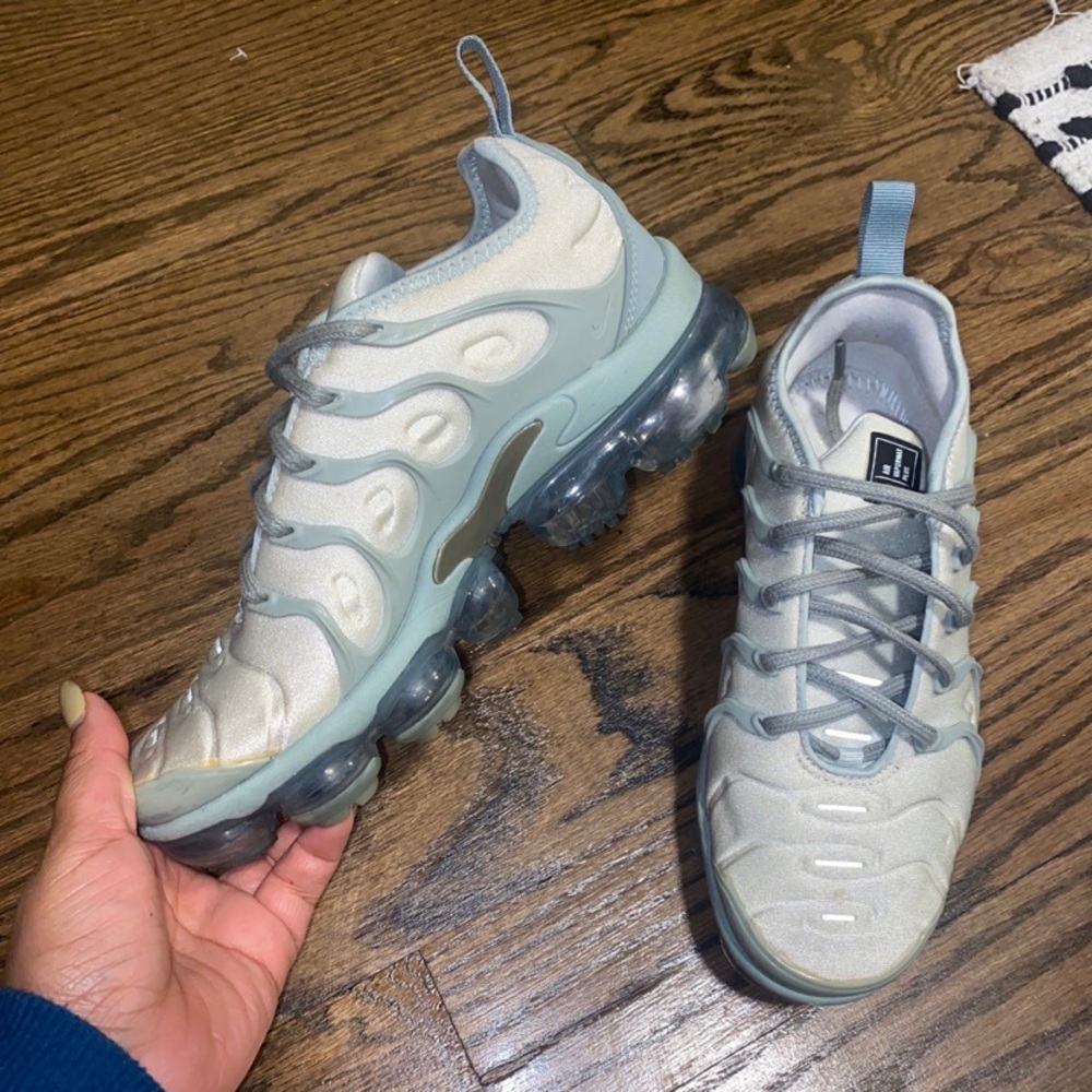 Nike air vapor max plus in Mica Green
